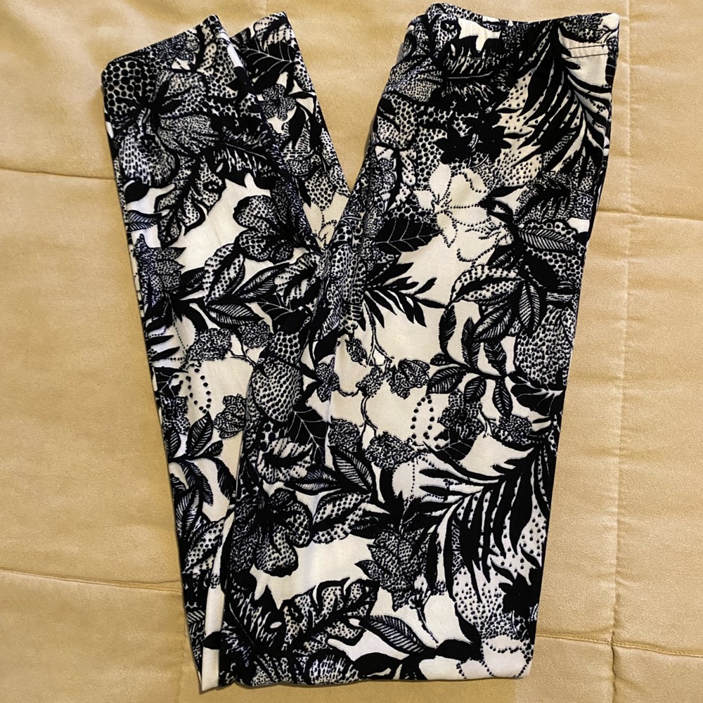 One size legging, soft material, new without tags